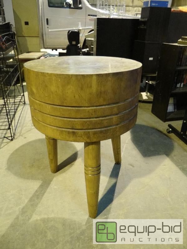 lot 1364 image: Hand Made Solid Wood Butchers Block