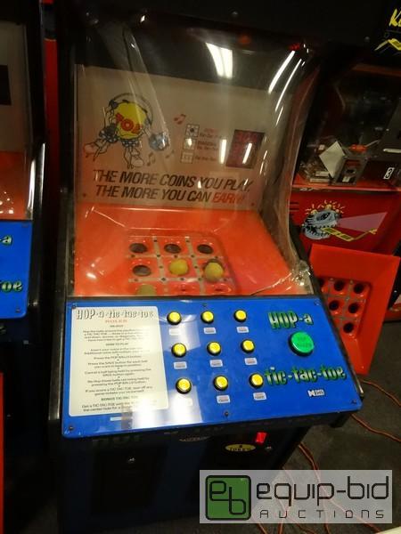 lot 554 image: Hop A Tic Tac Toe Made By Data East  120v  Ap...