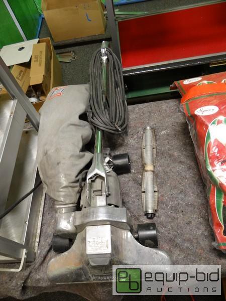 lot 571 image: Royal Vacuum Cleaner...