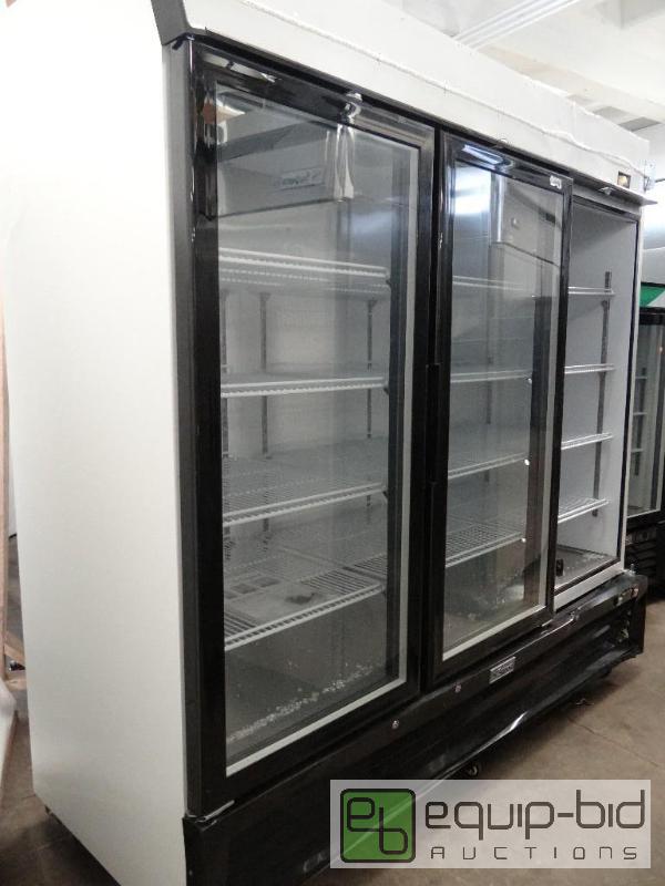 lot 1024 image: Supera Three Glass Door Merchandising Cooler w Detached Door