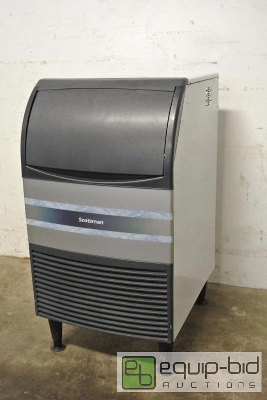 lot 1058 image: Scotsman (CU0920MA-1) - 100 lb Self-Contained Undercounter Cube Ice Machine