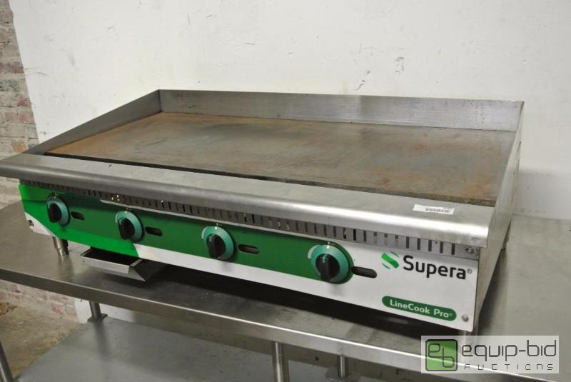 lot 1084 image: Supera Line Cook Pro 47 Natural Gas Flat Top Grill