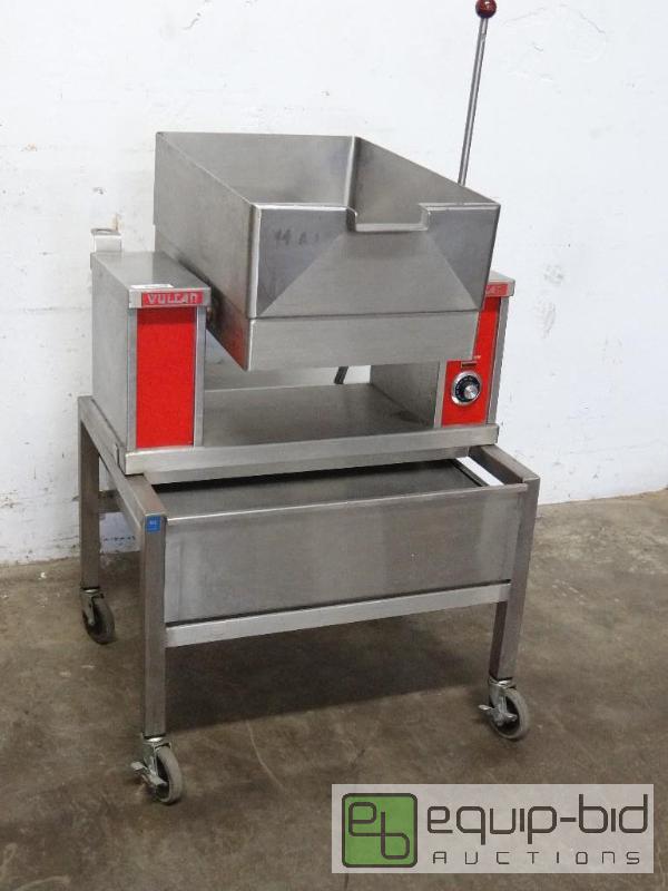 lot 1108 image: Vulcan Electric 12 Gallon Tilt Skillet