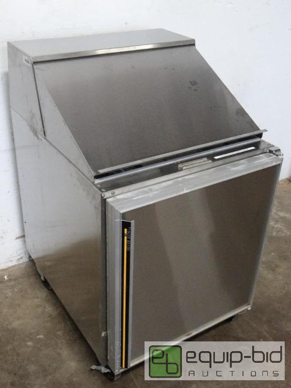 lot 1114 image: Silver King Refrigerated Mega Top Prep Table