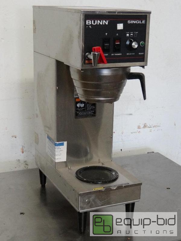 lot 1135 image: Bunn TeaCoffee Brewer w Hot Water Dispenser