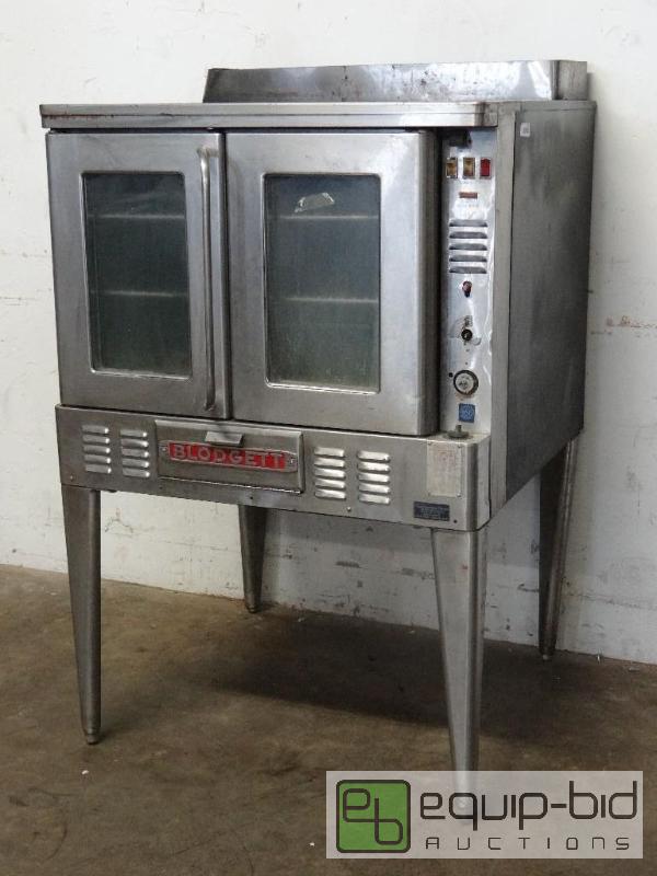 lot 1143 image: Blodgett Natural Gas Full Size Convection Oven