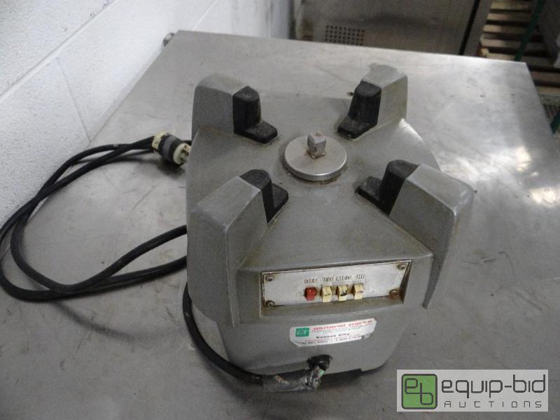 lot 1244 image: Waring Commercial Multi Speed Blender Base