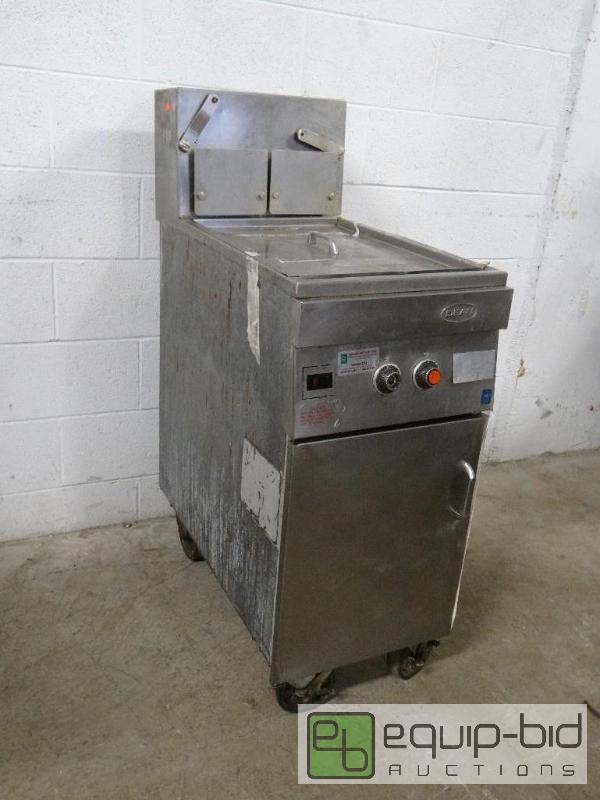 lot 1262 image: Dean Natural Gas 35lb Fryer