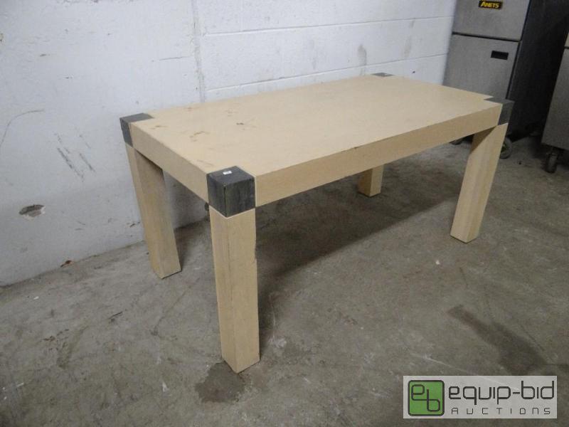 lot 1267 image: Taller Coffee Table