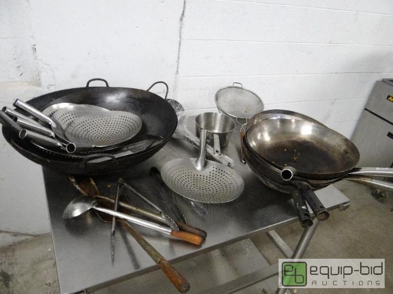 lot 1269 image: Large Lot of Wok Cooking Supplies
