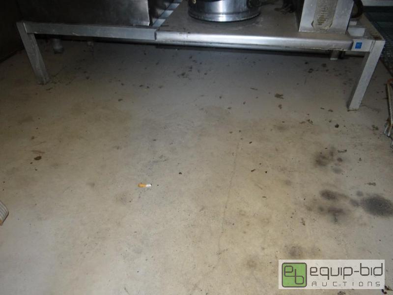lot 104 image: Aluminum&nbspdunnage rack....