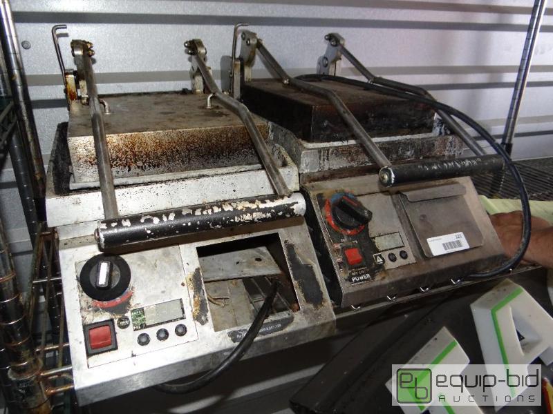 lot 121 image: Lot of 3 sandwich grills. These would be good...