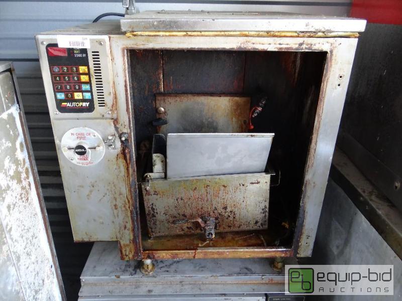 lot 169 image: AutoFry&nbspgreaseless fryer. Door needs hin...