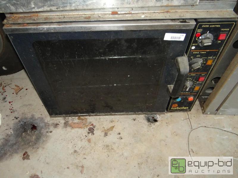 lot 174 image: Turbofan commercial oven with racks. Electric...