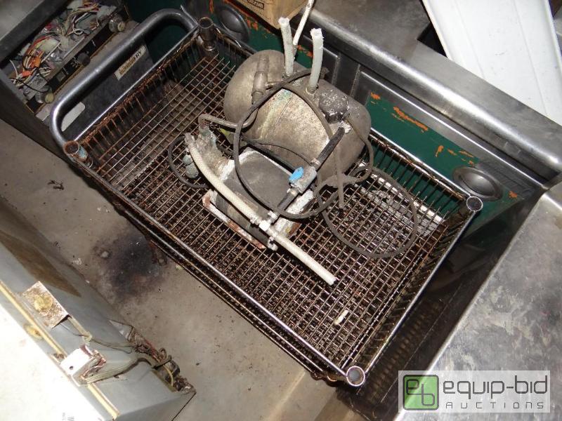 lot 201 image: 3 shelf bus cart on wheels and carbonator....