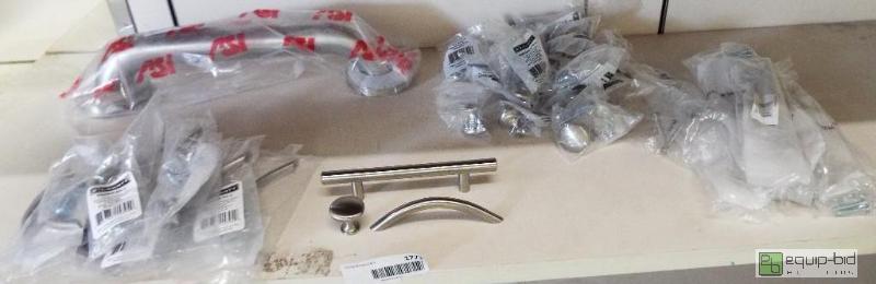 lot 1773 image: Lot of Handles   approximately&nbsp40 handle...