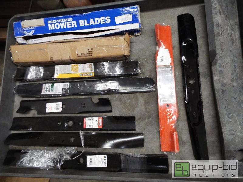 lot 5331 image: Lawnmower Blades&nbsp   Approx&nbsp10&nbsp...