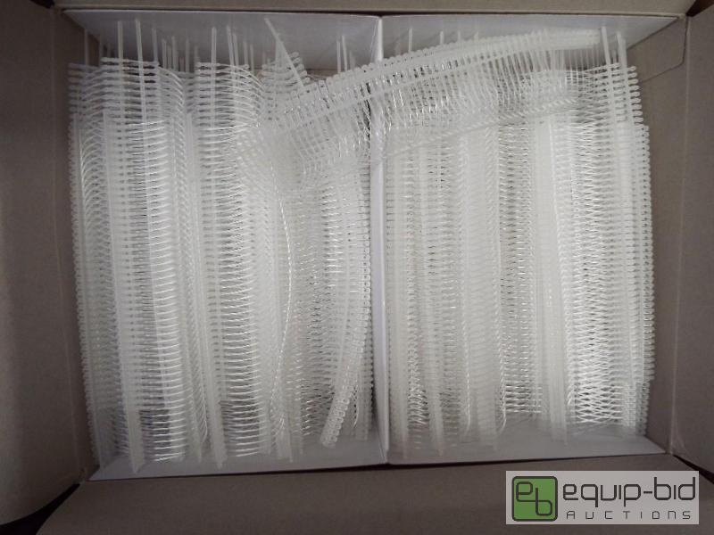 lot 5340 image: Price Gun Tags Fastners   See Pictures for De...