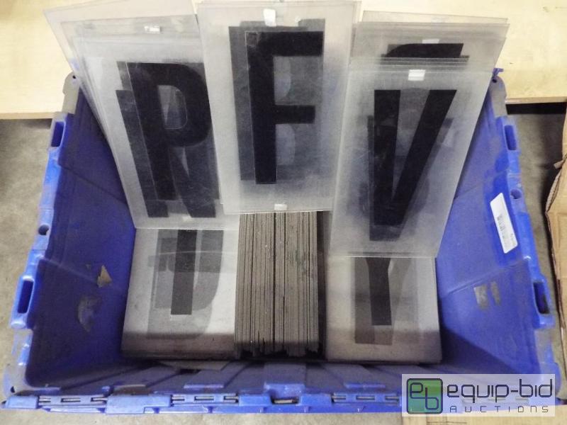 lot 5345 image: Tote&nbspof Letters   Black Letters&nbsp  Q...