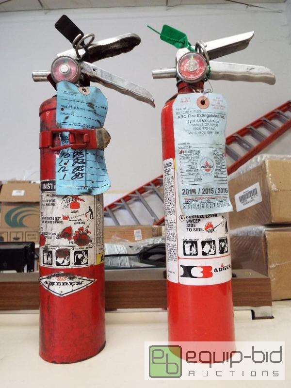 lot 5377 image: Lot of 2 Fire Extinguisher   Full  Qty. 1&nbs...