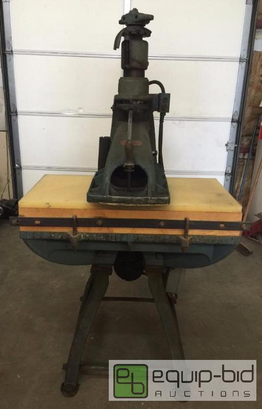 lot 9 image: IDEAL SHOE CLICKING MACHINE MODEL C   Platfor...