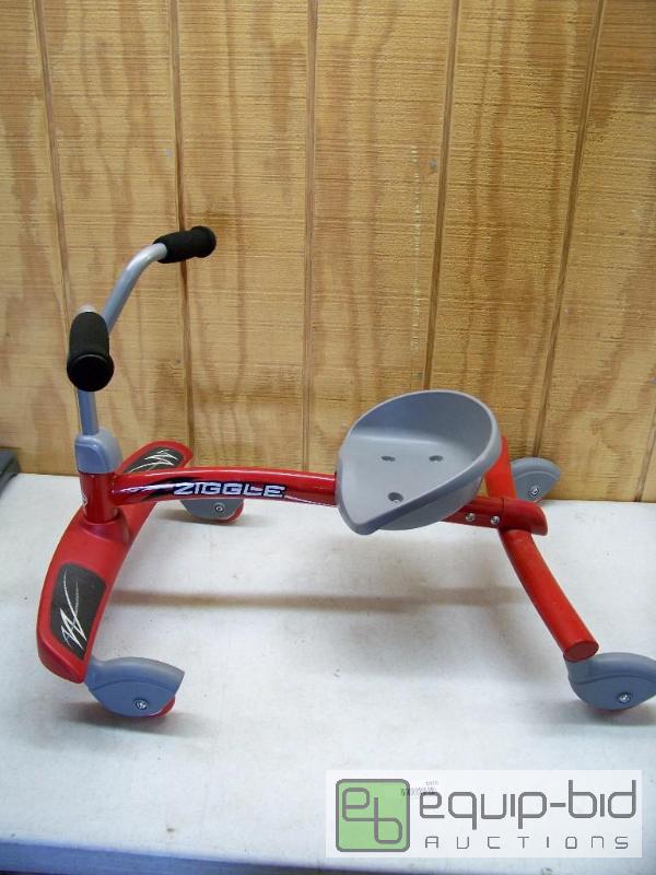 lot 1020 image: Radio Flyer Ziggle