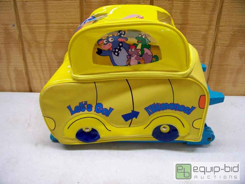 lot 1042 image: Dora the Explorer Rolling Suitcase