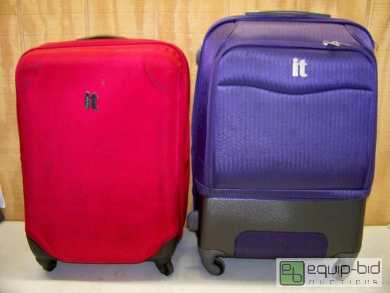 lot 1060 image: 2 Pieces of IT Luggage