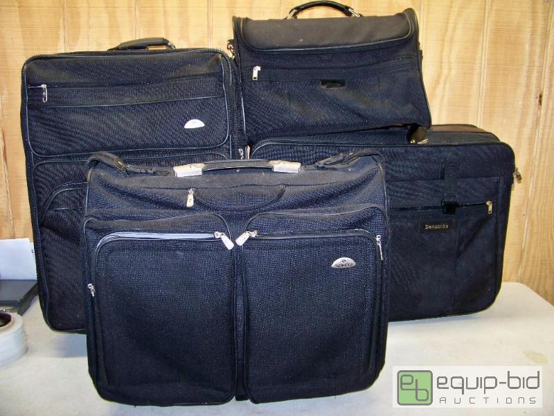lot 1062 image: 4 Pieces of Black Samsonite Luggage
