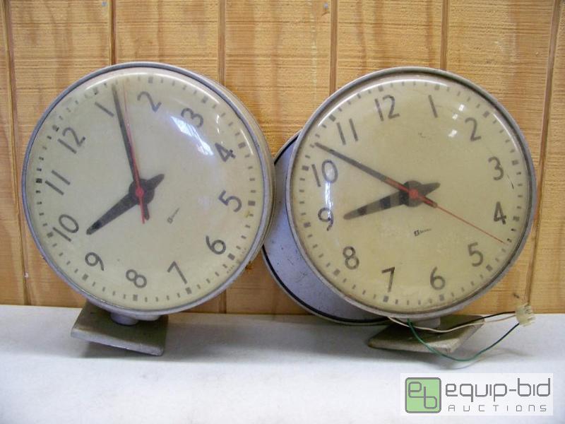 lot 1070 image: Simplex 2 Sided Clocks