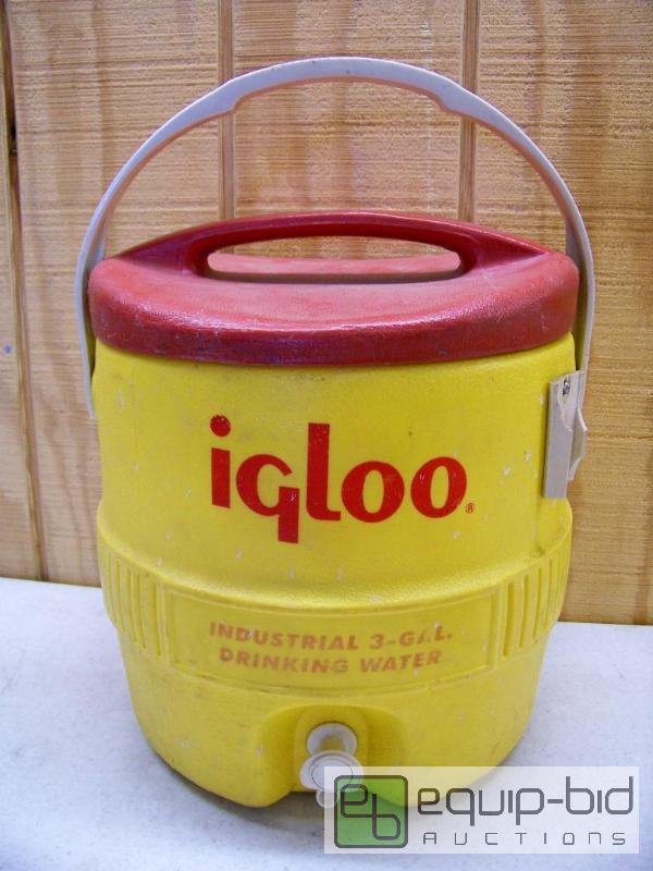 lot 1078 image: Igloo 3 gallon Water Cooler