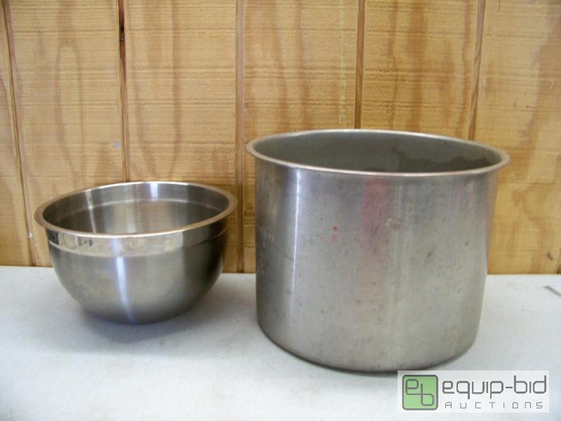 lot 1084 image: Stainless Steel Pot and Bowl
