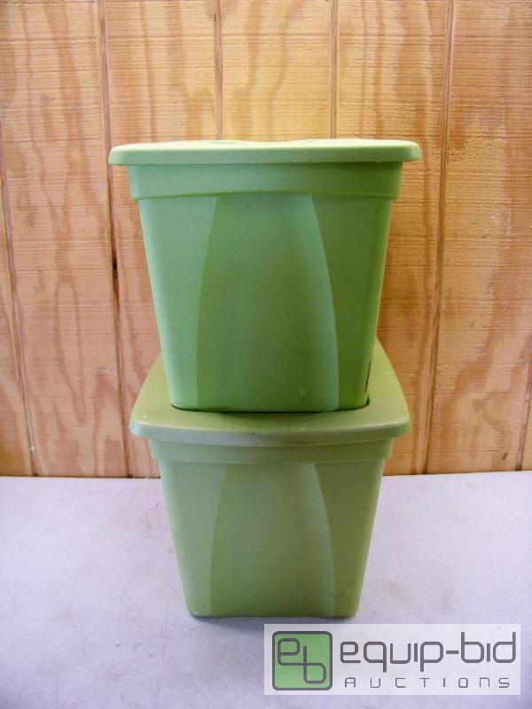 lot 1093 image: 2 Sterlite 10 gallon Totes