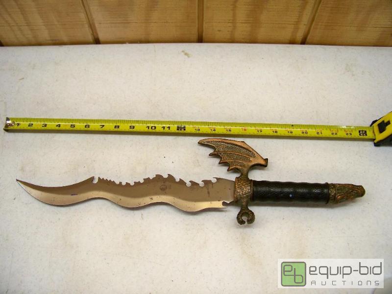 lot 1107 image: Dragon Knife