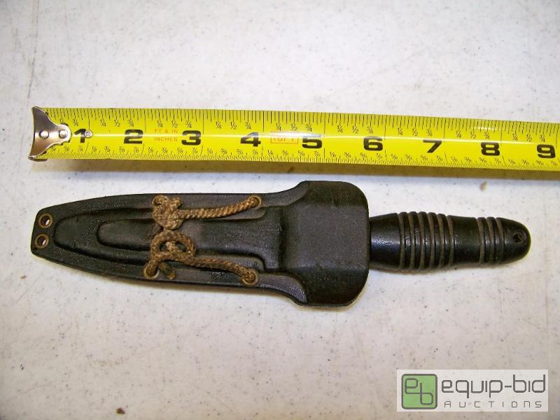 lot 1112 image: Divers Knife