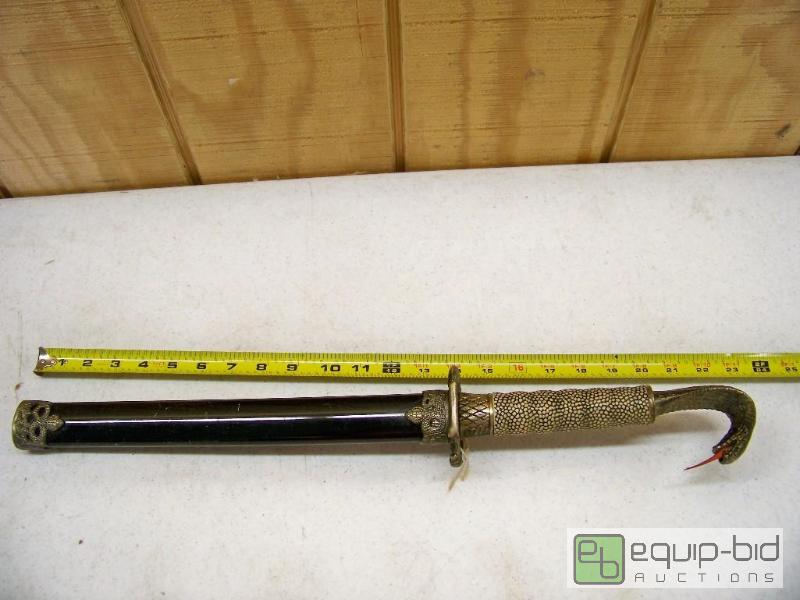 lot 1115 image: Cobra Knife