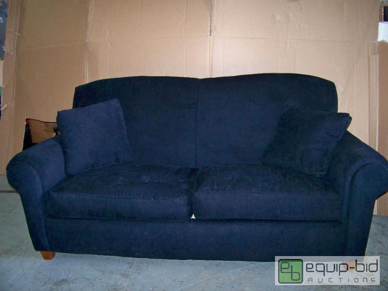 lot 1117 image: Thomasville Sofa