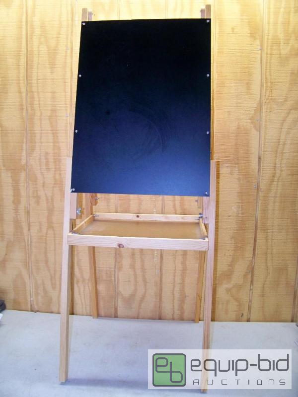 lot 1121 image: Easel