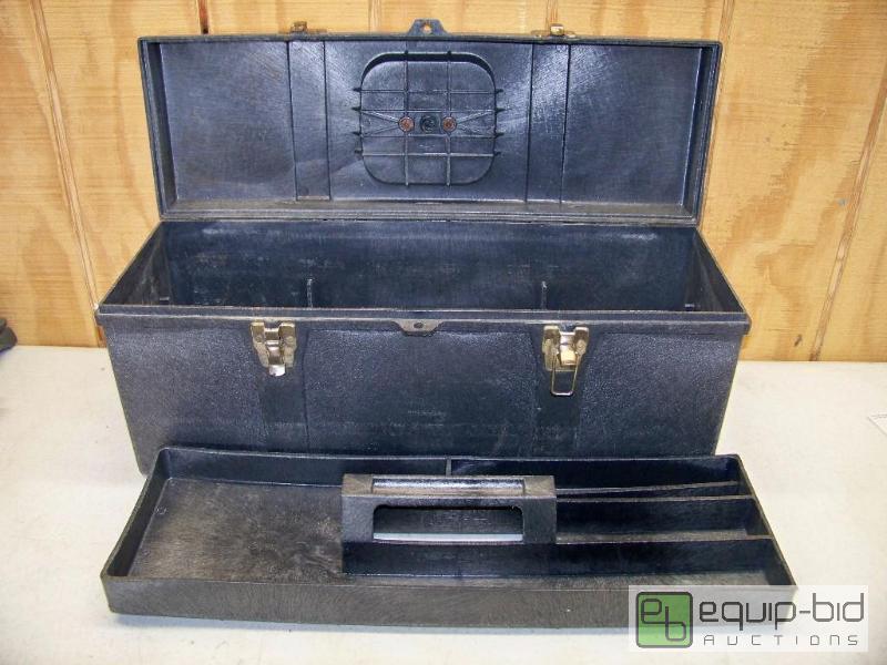 lot 1143 image: Black Plastic toolbox