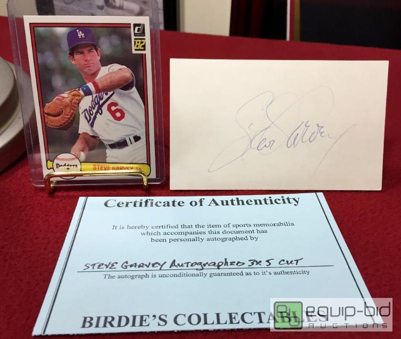 lot 1042 image: STEVE GARVEY AUTHENTIC AUTOGRAPHED 3 X5 INDEX...