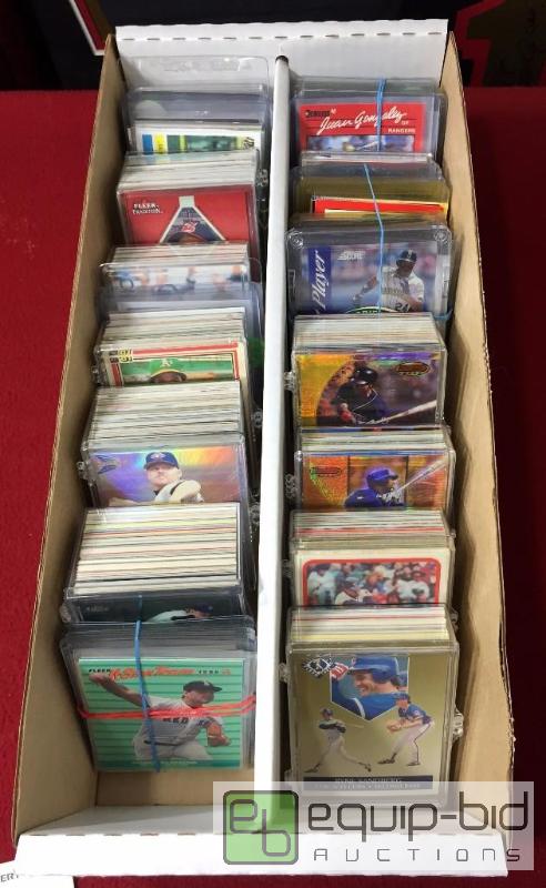 lot 1051 image: 500 CT SHOEBOX FULL WITH BASEBALL HALL OF FAM...