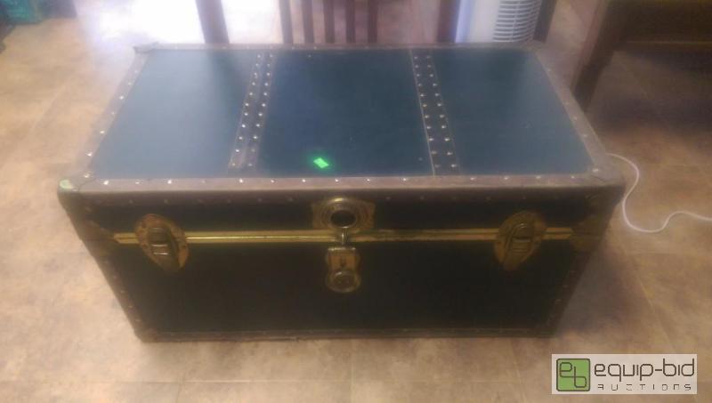 lot 13 image: Old Trunk&nbsp...