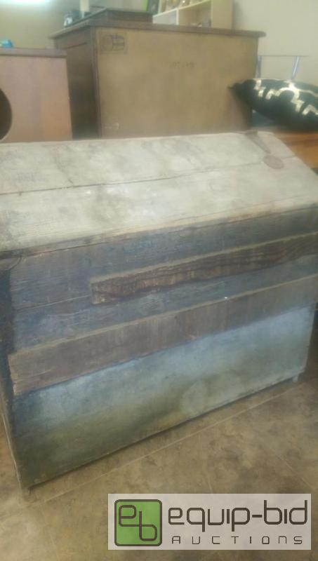 lot 200 image: Antique Storage Container Great Piece sturdy ...