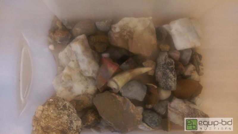 lot 226 image: Box-O-Rocks...