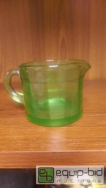 lot 260 image: VaselineUranium Glass...