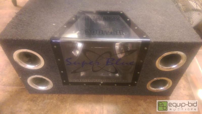lot 290 image: Speaker BoomBox...