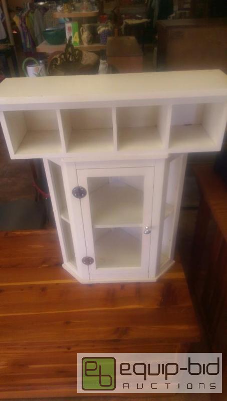 lot 294 image: Two White Shelfs&nbsp...