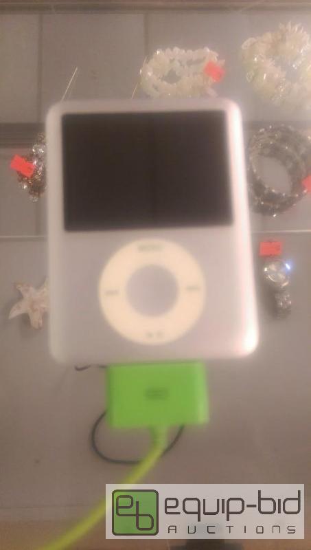 lot 95 image: iPod 4g works...
