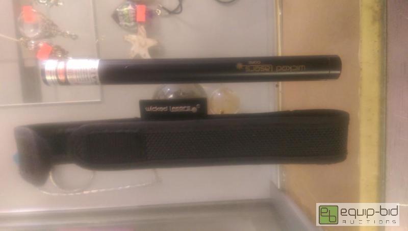 lot 97 image: Laser Pointe Like New...
