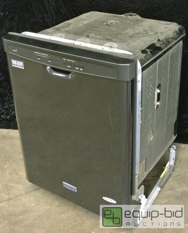 lot 1015 image: Maytag black dishwasher